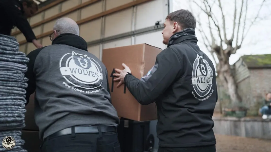 Protecting a customer's belongings for the move